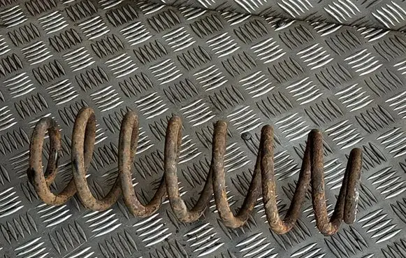 Volkswagen Touran I Rear coil spring