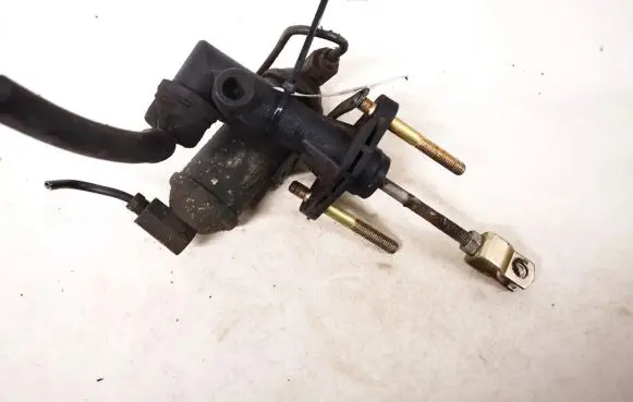 KIA Sorento Clutch master cylinder