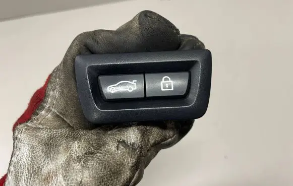 BMW X1 F48 F49 Tailgate/boot open switch button 9275121