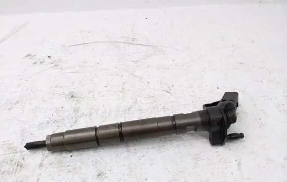 Audi A6 S6 C6 4F Fuel injector 059130277AJ 07100500910 04451150543111