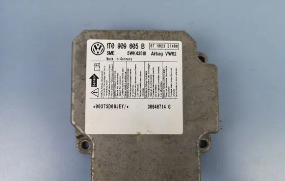 Volkswagen Touran I Airbag control unit/module 1T0909605B