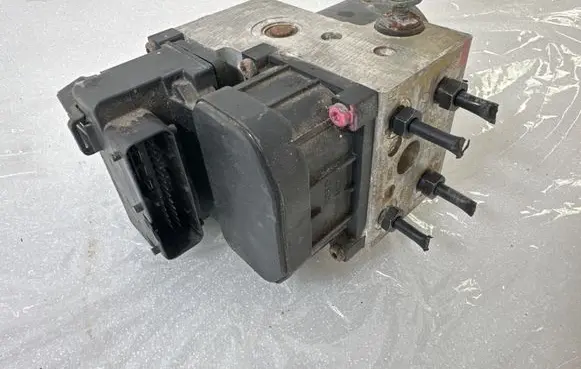 Audi A4 S4 B5 8D ABS Pump 8E0614111AB 0273004281