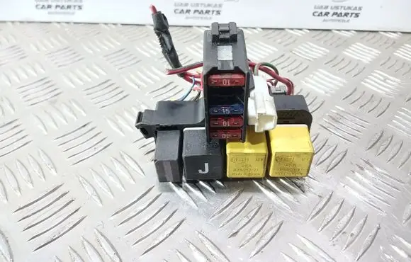 Volvo S70 V70 V70 XC Fuse module 148081
