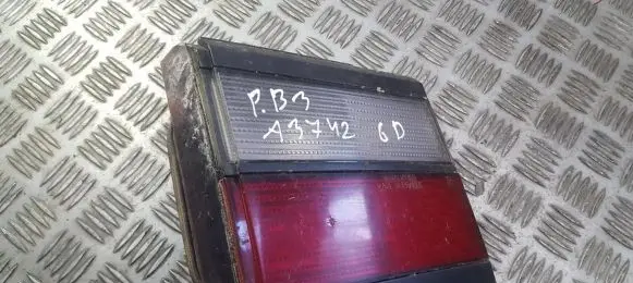 Volkswagen PASSAT B3 Tailgate rear/tail lights 333945108