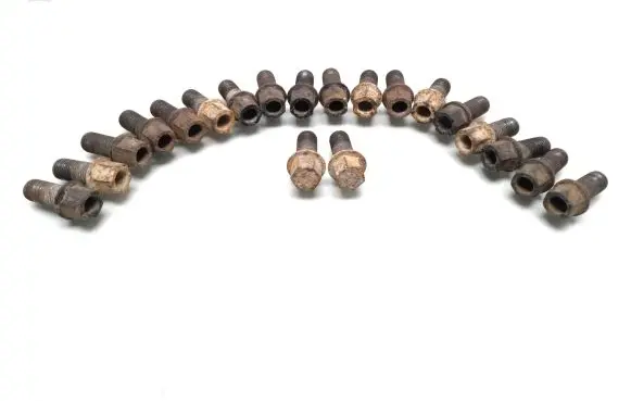 Volkswagen Golf IV Nuts/bolts 