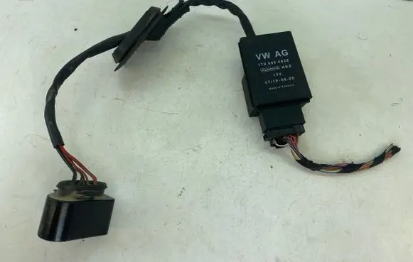 Volkswagen Touran I Fuel injection pump control unit/module 1T0906093E 07190605