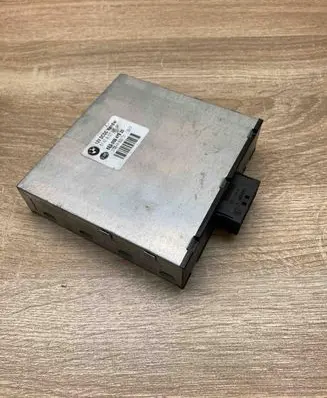 BMW 1 E81 E87 Voltage converter/converter module 9127088 8ES00947920