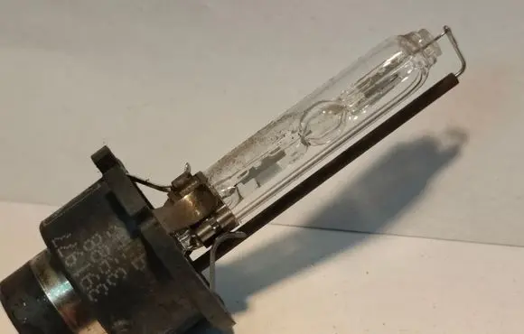 Mercedes-Benz B W245 Xenon bulb 391977