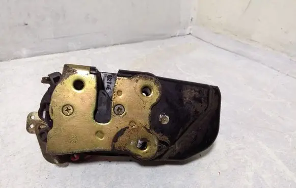 Chrysler Pacifica Rear door lock