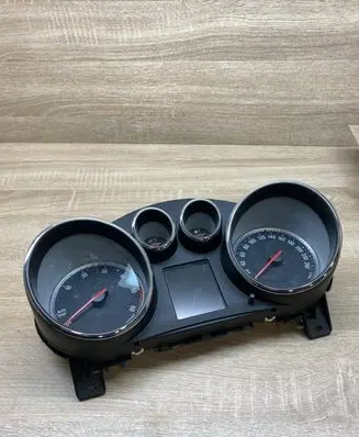 Opel Astra J Speedometer (instrument cluster) 13460582 BA1R 769317420U
