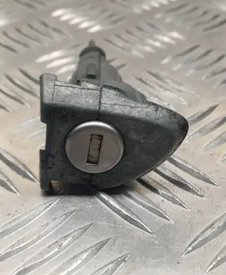 Volkswagen PASSAT B6 Front door lock (next to the handle) 3C0837167A
