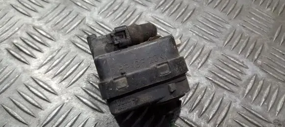 Renault Megane I Headlight level adjustment motor 7700840141