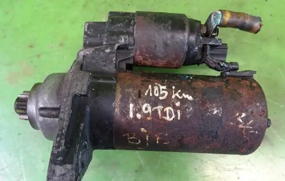 Volkswagen Golf V Starter motor