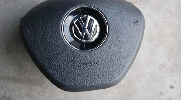 Volkswagen PASSAT B8 Steering wheel airbag 5G0880201C