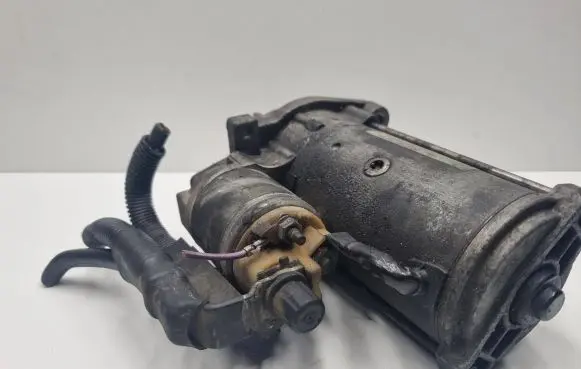 Mercedes-Benz E W211 Starter motor 0051511301 A0051511301