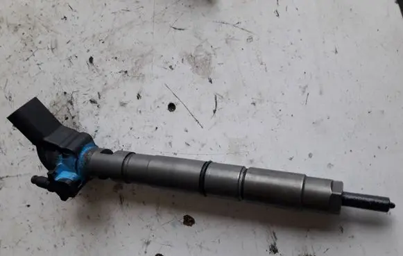 Audi A6 S6 C6 4F Fuel injector 059130277S