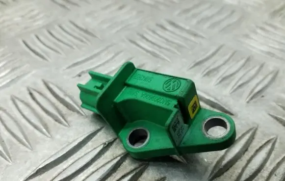 Audi A3 S3 A3 Sportback 8P Airbag deployment crash/impact sensor 5M0909606A