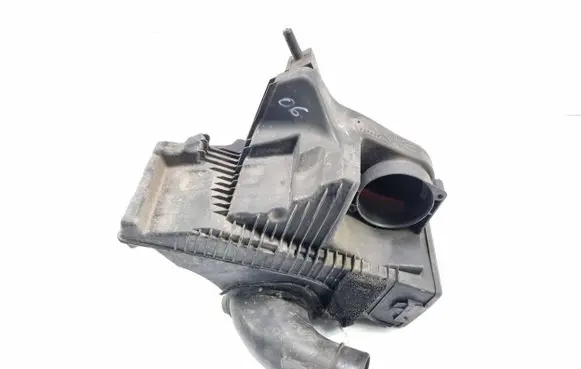 Renault Clio III Air filter box cover 8200398990