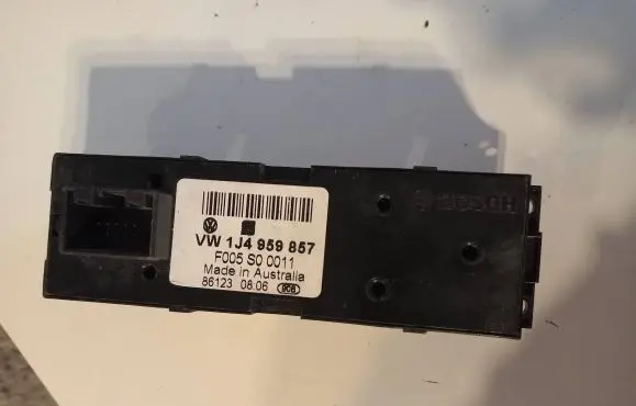 Volkswagen PASSAT B6 Electric window control switch 1j4959857