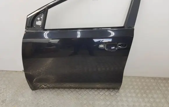 KIA Sportage Front door