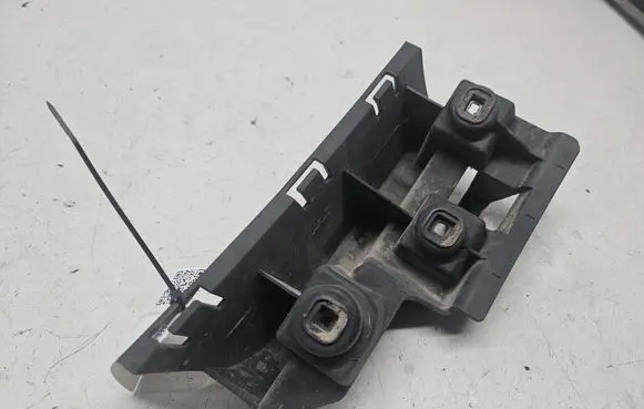Volvo S60 Rear bumper mounting bracket 08693389