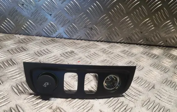 Jaguar XJ X350 Cigarette lighter 2W93519D12CE