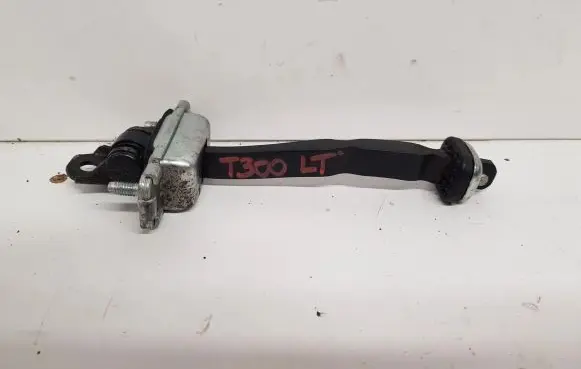 Chevrolet Aveo Rear door check strap stopper