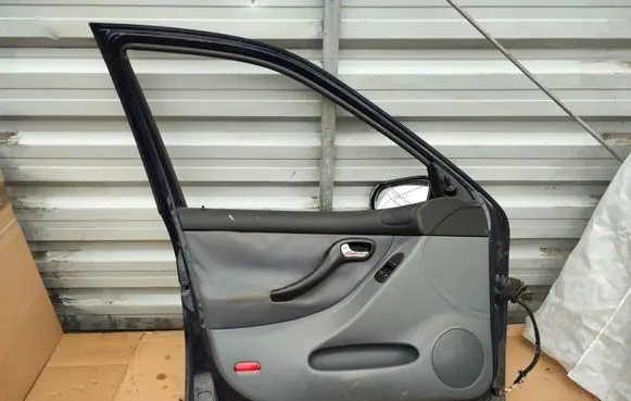 Seat Toledo II (1M) Front door