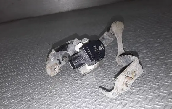 Lexus NX Headlight/headlamp level sensor 