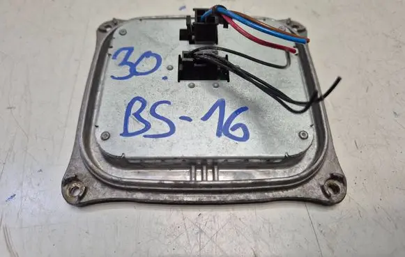 Audi A4 S4 B8 8K Headlight ballast module Xenon 8K0907472A.BSP 10EEG100136 130732921801