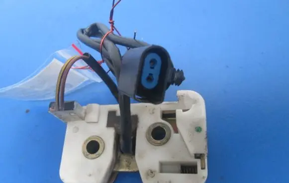 Ford Puma Tailgate/trunk/boot lock/catch/latch
