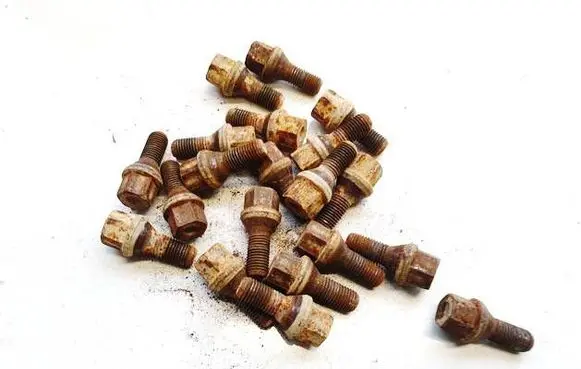 Opel Astra H Nuts/bolts 