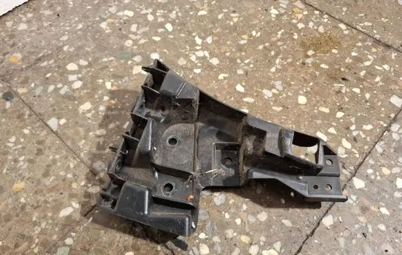 Volvo V60 Front bumper mounting bracket 31425463