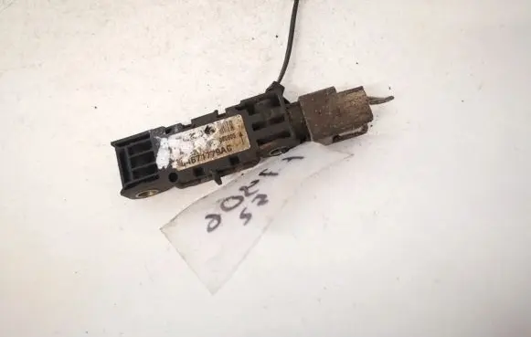 Jeep Grand Cherokee (WK) Airbag deployment crash/impact sensor 04671779ac