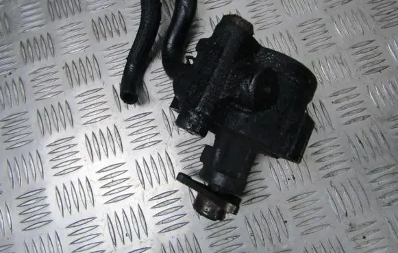 Renault Megane I Power steering pump 7700840106
