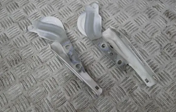 Seat Arona Engine bonnet/hood hinges 