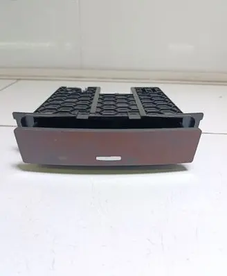 Glove box