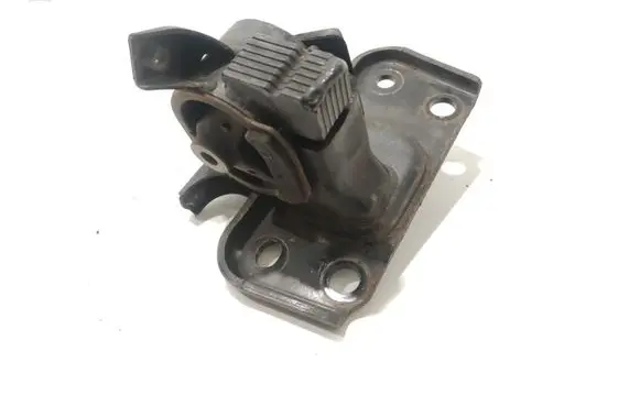 Toyota Avensis T270 Engine mount bracket