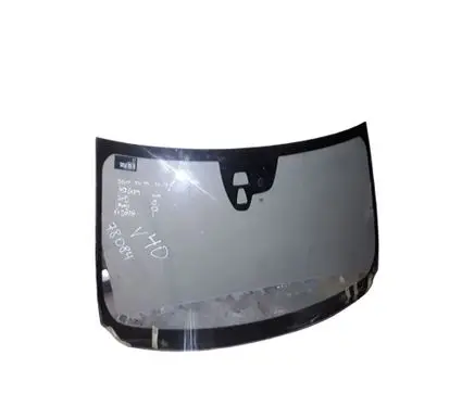 Volvo V40 Front windscreen/windshield window 31402408