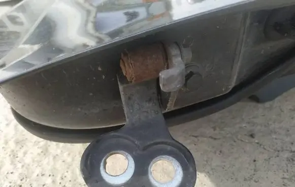 Ford Grand C-MAX Front door upper hinge