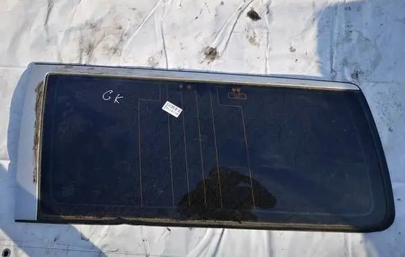 Volvo V70 Rear side window AS2