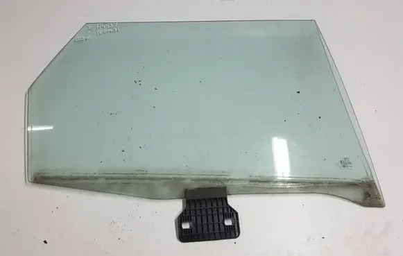 Audi A4 S4 B7 8E 8H Rear door window glass 