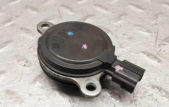 Toyota Yaris XP210 Camshaft position sensor 106621G 1537036010