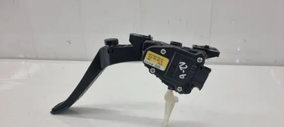 Audi Q7 4L Accelerator pedal position sensor 7L0723507E