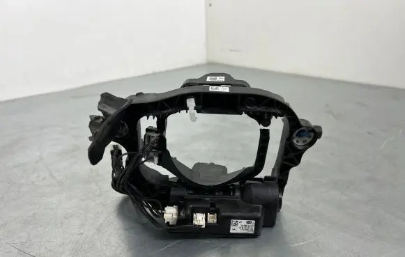 Volkswagen Touareg II Headlight part 01B1305761 17499202
