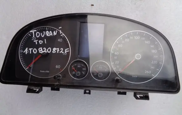 Volkswagen Touran I Speedometer (instrument cluster) 1T0920872F