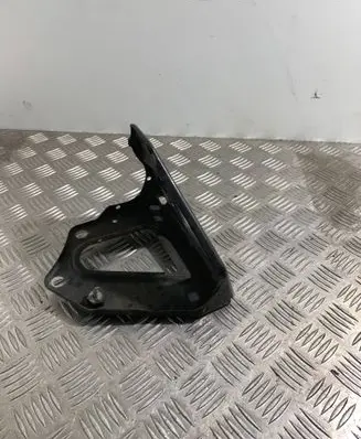 Audi A6 S6 C6 4F Fender mounting bracket 4F0821135B