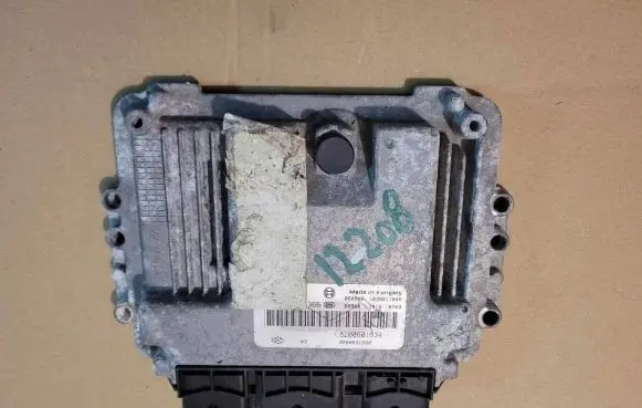 Renault Scenic II - Grand scenic II Engine control unit/module 8200631560 1039S11646 8200601334
