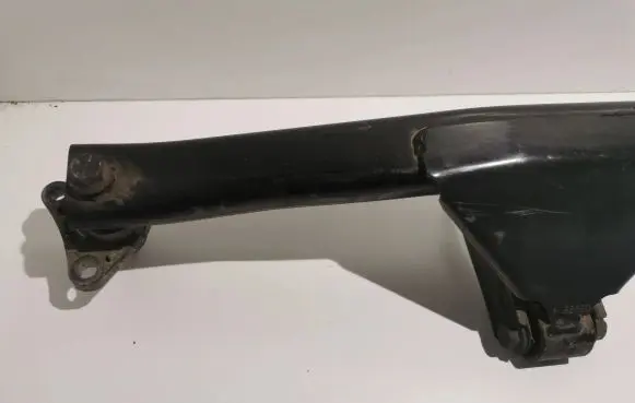 Volvo V70 Engine mounting bracket