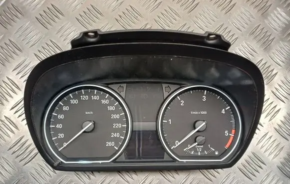 BMW 1 E81 E87 Speedometer (instrument cluster) 102495593 918704802